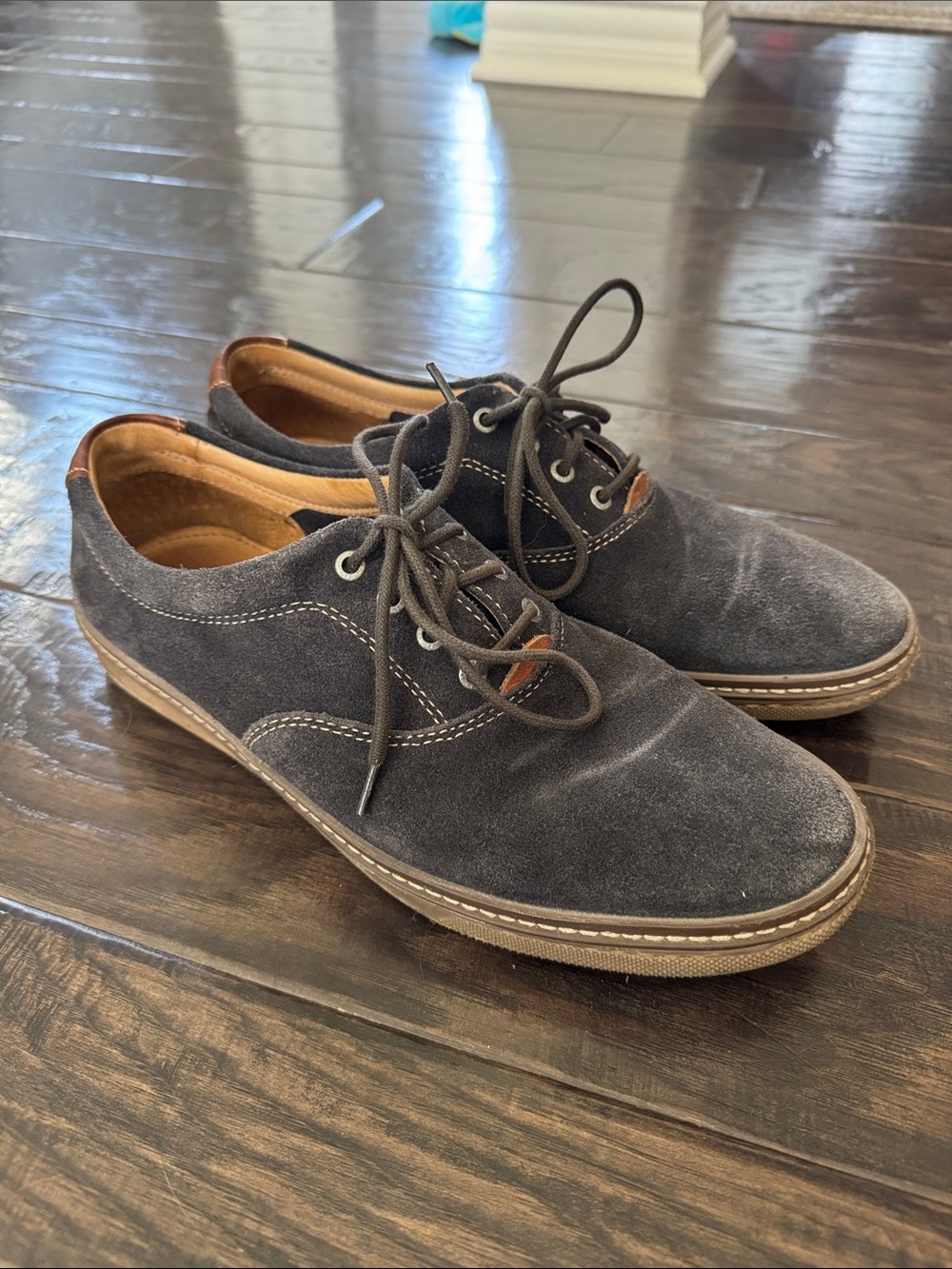 Johnston & Murphy Men's Suede Chukka Boots in Navy with Tan Trim